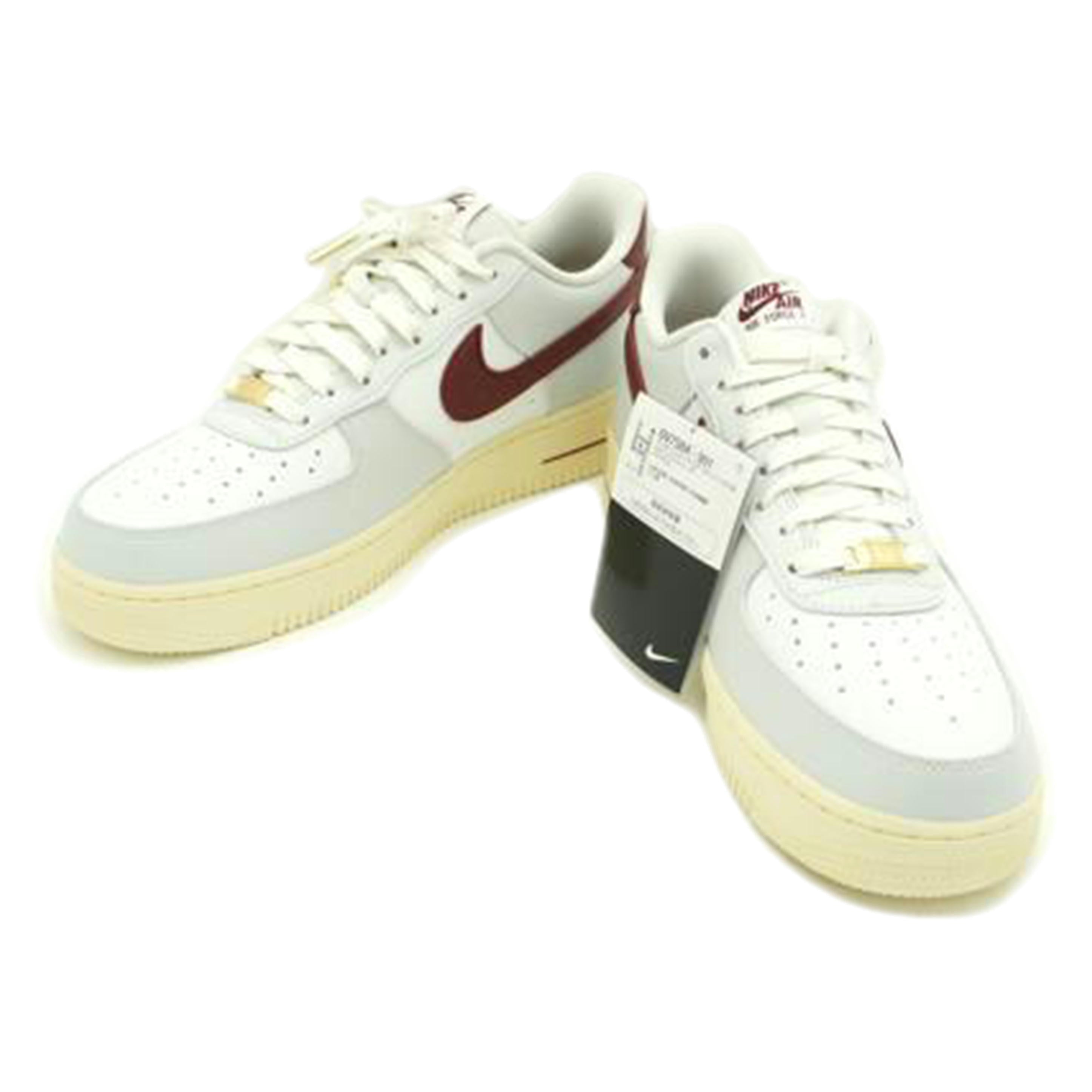 NIKE ナイキ/WMNS AIR FORCE 1 ’07 SE/DV7584-001//SAランク/09