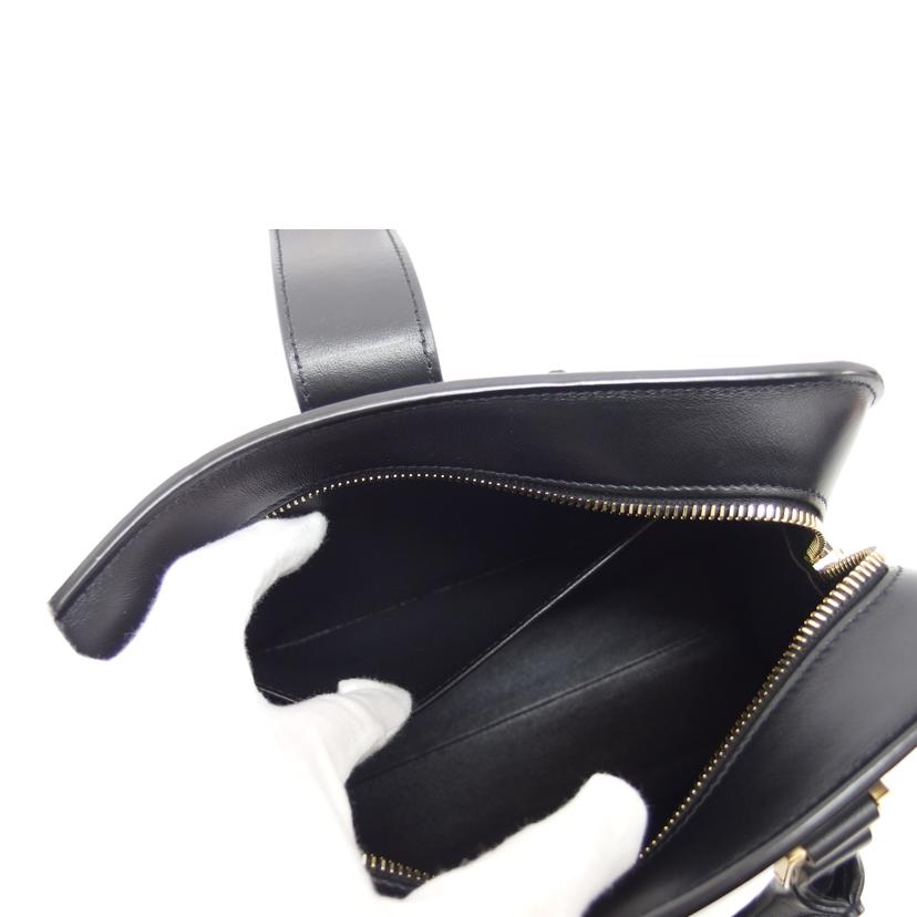 SAINT　LAURENT サンローラン/ベイビーカバス　2wayショルダー／ブラック/ARS568853V//062*/Aランク/04