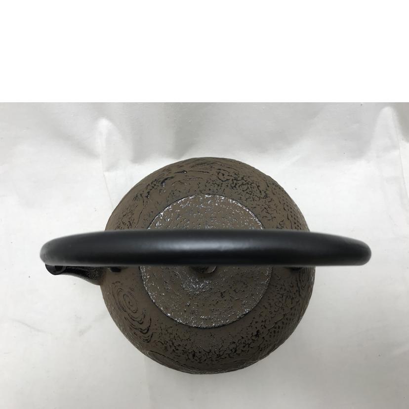 及春鋳造所 及春鋳造所/南部鉄瓶　雲竜型　1．3L//Sランク/51