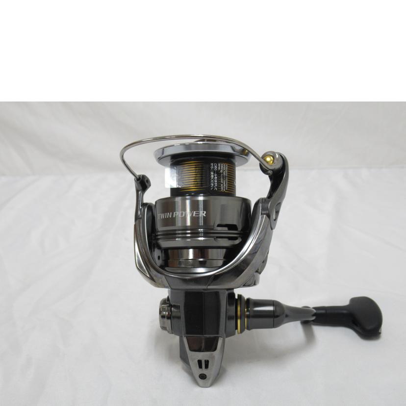 SHIMANO/リール／シマノ・24ツインパワーC3000XG/046826//Aランク/63