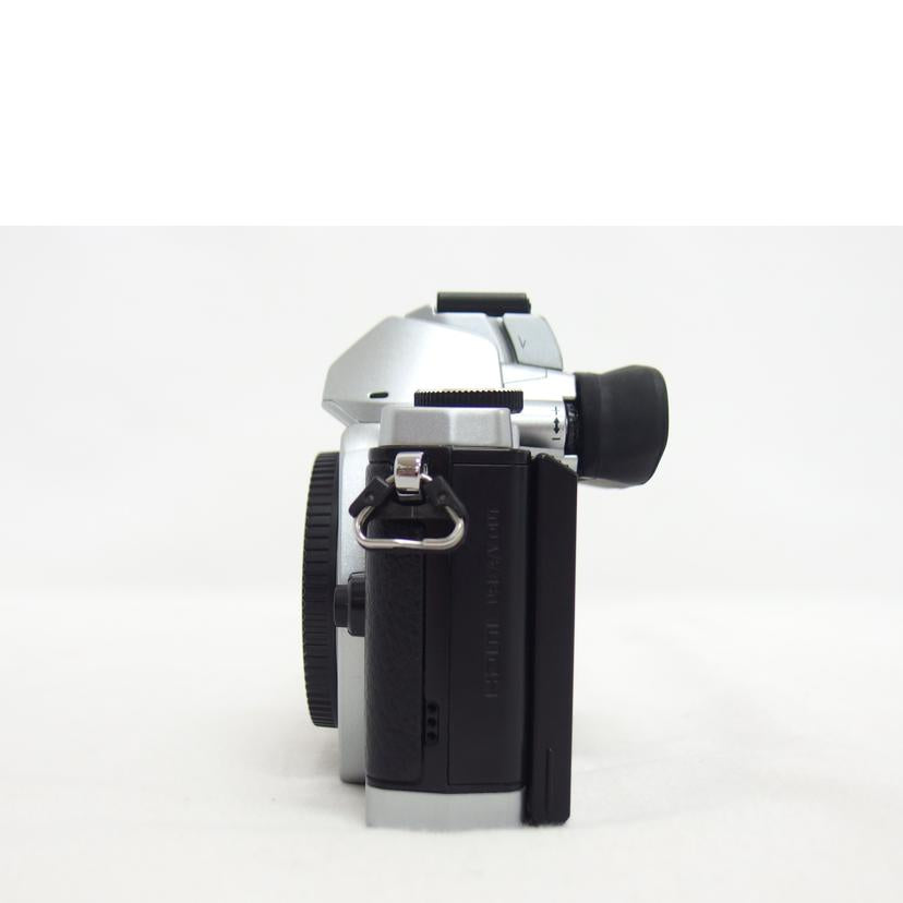 OLYMPUS　 オリンパス/OM－D　E－M5／ボディ/OM-D E-M5//BF2502941/ABランク/04