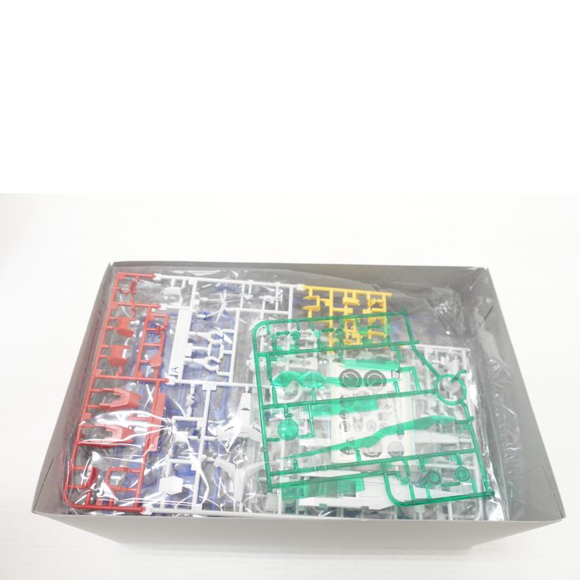 BANDAI バンダイ/1／100　MG　ダブルオークアンタ　｢劇場版　機動戦士ガンダム00（ダブルオー）　－A　wakening　of　the　Trailblazer－｣/GNT-0000//Sランク/88