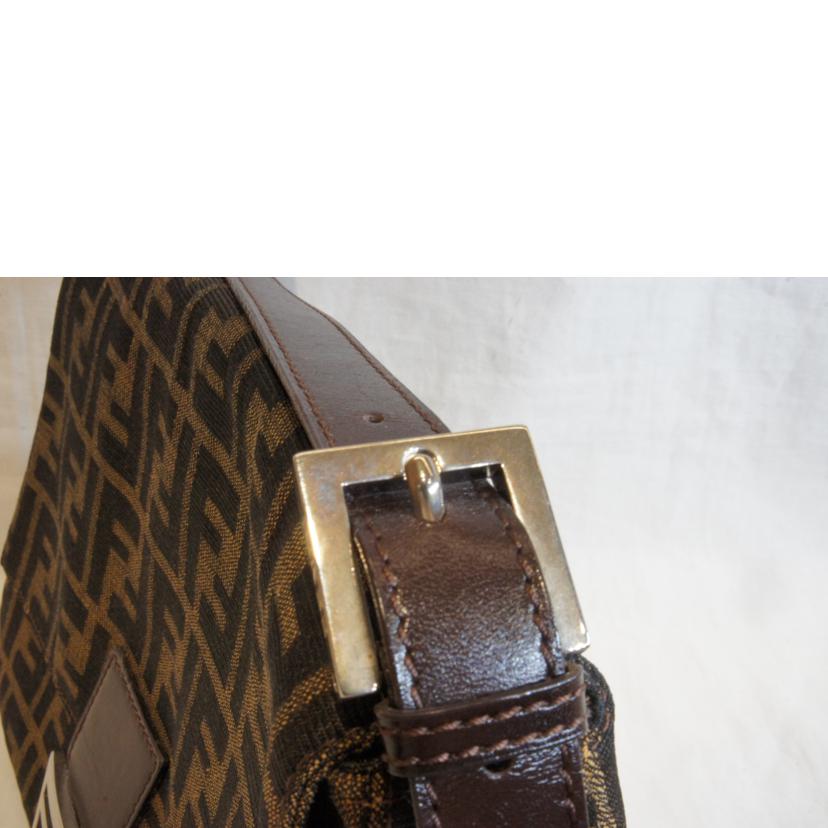 FENDI フェンディ/ズッカ柄マンマバケットワンショルダー//Aランク/92
