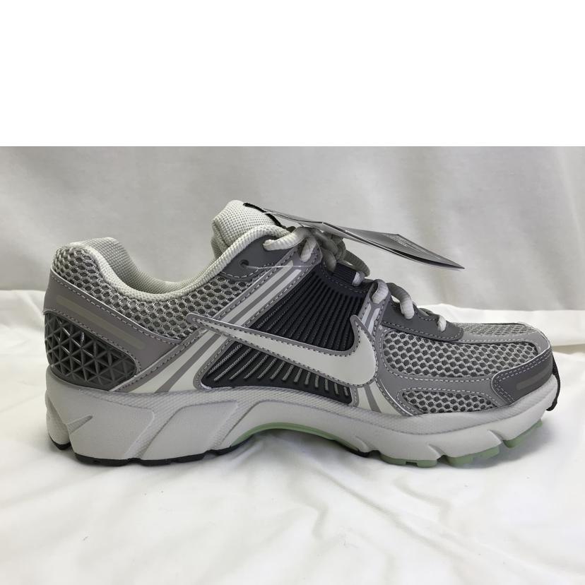 NIKE ナイキ/WMNS　ZOOM　VOMERO5/FB8825-001//Aランク/51