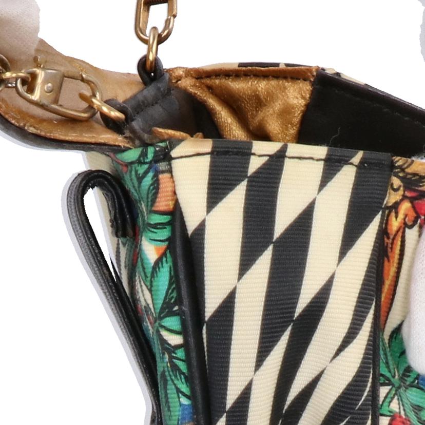 GIANNI VERSACE ゴールド チェーンチャーム INTO · INTO