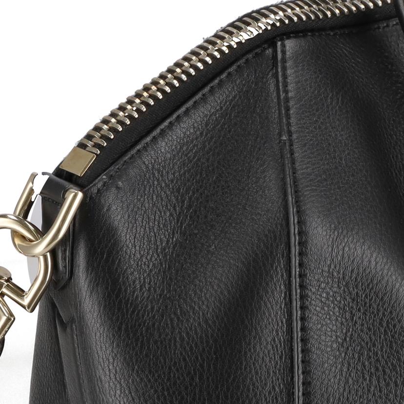 正規店買付【GIVENCHY】レザー パンプキン ミディアムバッグ パンプキン ミディアム クラックドパテントレザー - ブラック