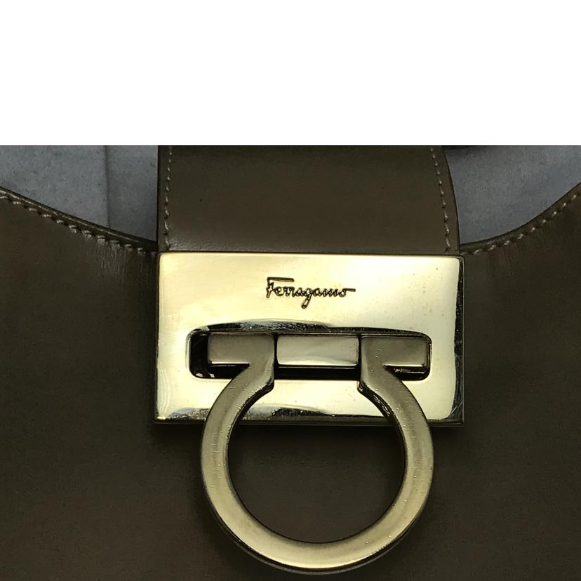 Salvatore　Ferragamo サルバトーレ　フェラガモ/ガンチーニ　ワンショルダーバッグ/AG-21//866*/Bランク/51