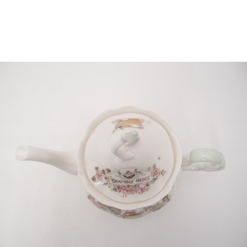 ROYAL　DOULTON ロイヤルドルトン/ブランブリーヘッジ　ティーポット　TEA　SERVICE／食器／インテリア/BRAMBLY HEDGE//SAランク/69