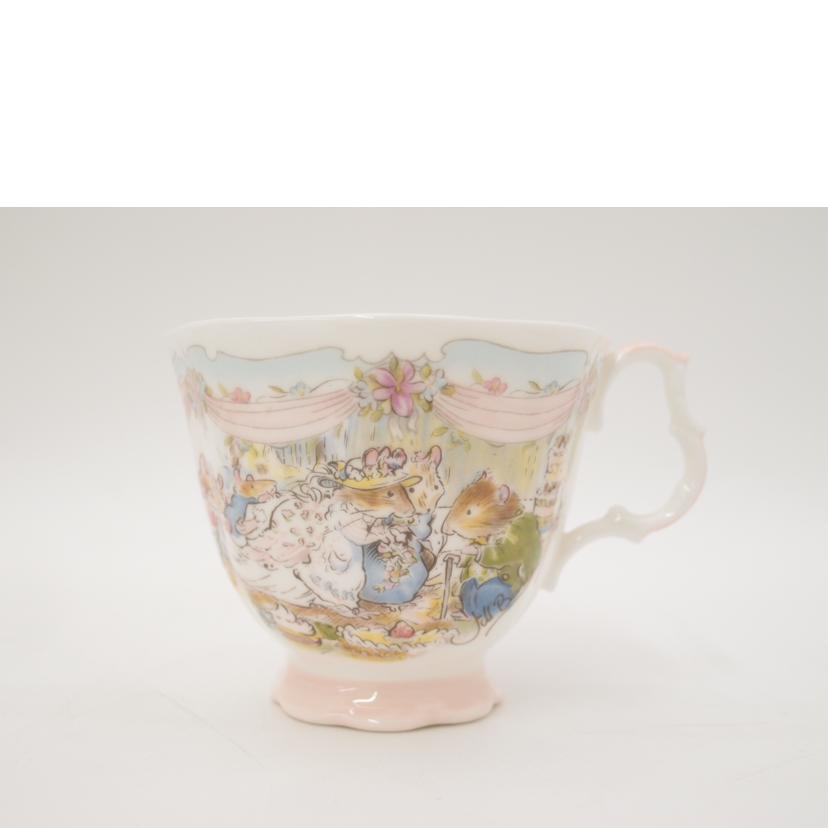 ROYAL　DOULTON ロイヤルドルトン/ブランブリーヘッジ　ウェディング　カップ＆ソーサー／食器／インテリア/BRAMBLY HEDGE THE WEDDING//SAランク/69