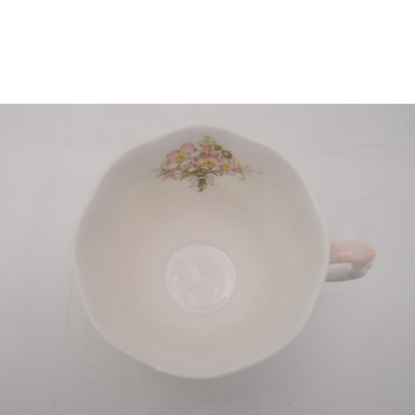 ROYAL　DOULTON ロイヤルドルトン/ブランブリーヘッジ　ウェディング　カップ＆ソーサー／食器／インテリア/BRAMBLY HEDGE THE WEDDING//SAランク/69