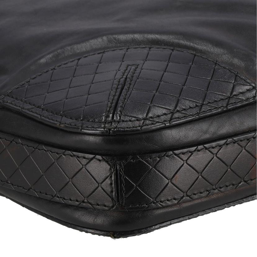 BOTTEGA　VENETA ボッテガ/スコルピート／レザーショルダーバッグ／ブラック//B02*******/ABランク/18
