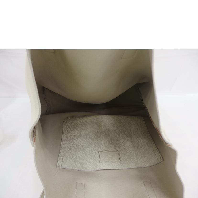 PRADA ﾌﾟﾗﾀﾞ/レザーラージトート／白/9264821156761//Bランク/82