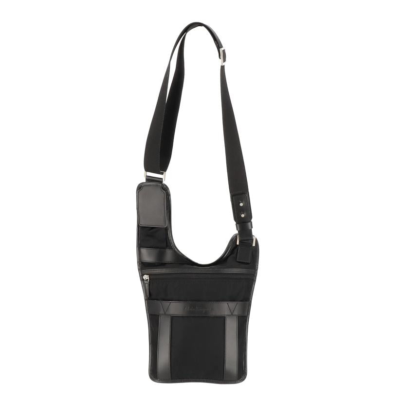 Ferragamo フェラガモ/ナイロンショルダーバッグ／ブラック/t17436a//AU-**/ABランク/18