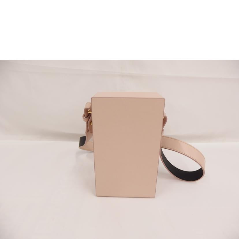 FENDI ﾌｪﾝﾃﾞｨ/ボックスショルダー／レザー／ピンク/8BT339-ADP6//ABランク/82