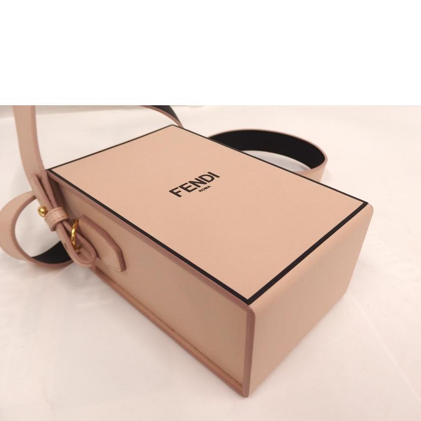 FENDI ﾌｪﾝﾃﾞｨ/ボックスショルダー／レザー／ピンク/8BT339-ADP6//ABランク/82