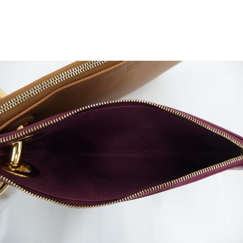 FENDI ﾌｪﾝﾃﾞｨｰ/マルチ3連花柄ポーチ//Aランク/82