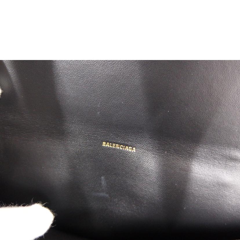 BALENCIAGA ﾊﾞﾚﾝｼｱｶﾞ/　クロコ型押しカーフ／クラッチバッグ／ブラック//Aランク/82
