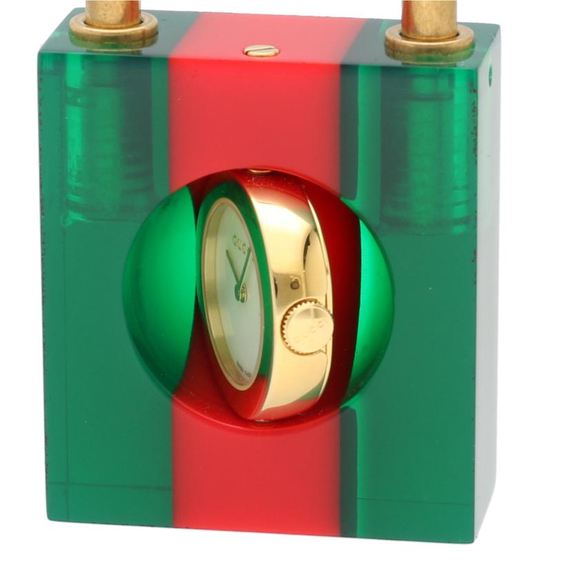 グッチ GUCCI メンズ用什器 ディスプレイ 緑 赤 台 GUCCI（グッチ） メンズ 時計 DIVE ダイブ クォーツ グリーン YA136339