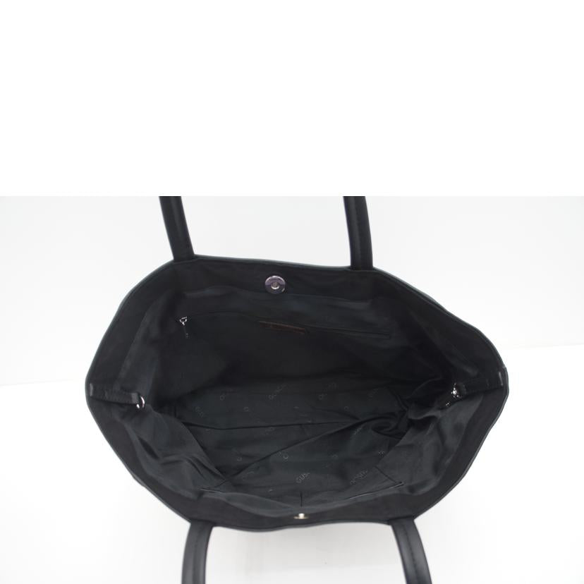 GUSCIO グッシオ/星型スタッズトートバッグ＋ポーチ//Aランク/20
