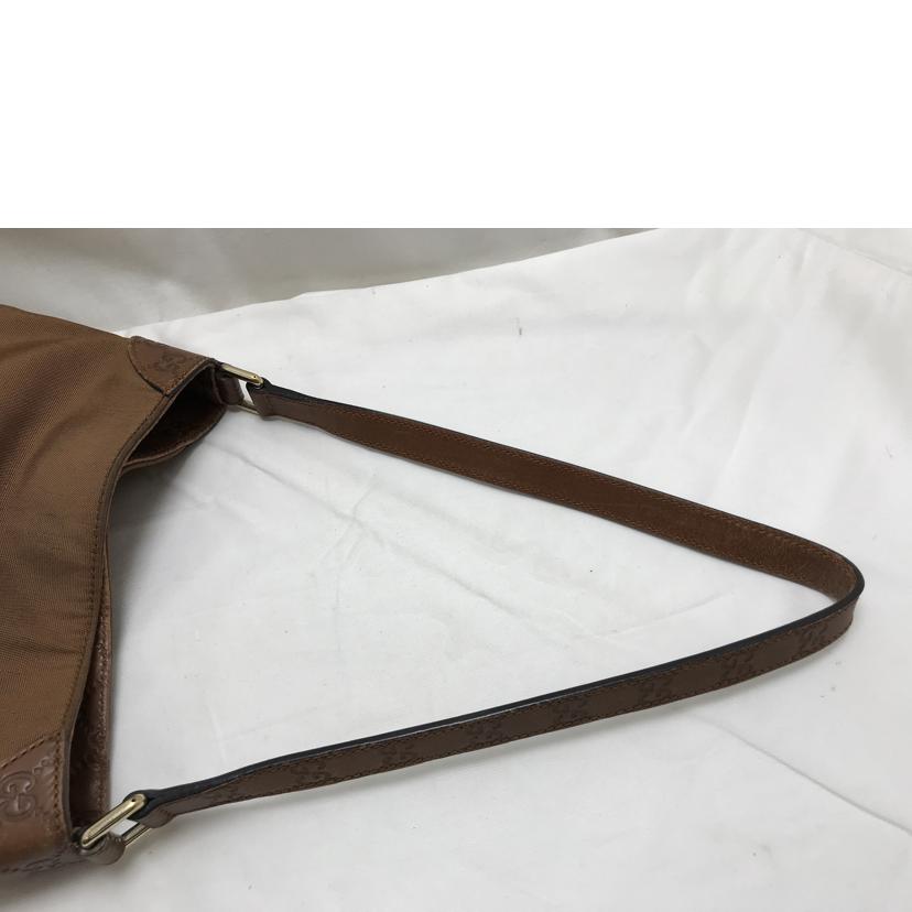 GUCCI グッチ/グッチシマナイロンGGレザーショルダーバッグ/248272//204***/Bランク/51