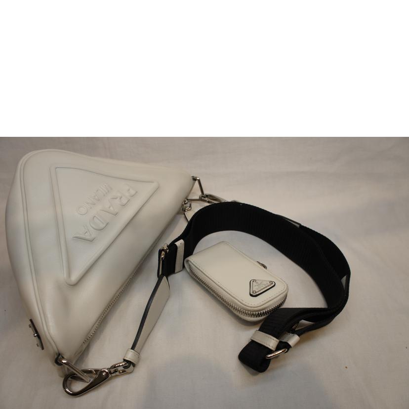 PRADA/トライアングルレザーショルダーエンボスロゴ/1BH190//7/D/ABランク/92