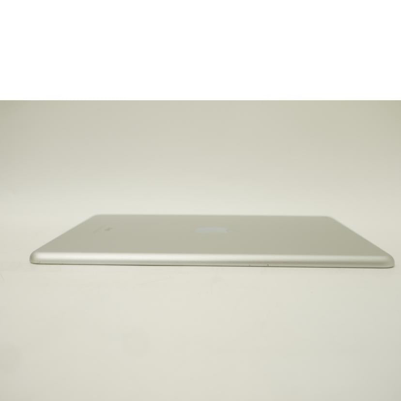 Apple アップル/iPad　第6世代　Wi－Fiモデル　32GB　シルバー/MR7G2J/A//DMPZ5GT8JF8K/Bランク/69