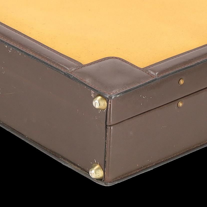 GIVENCHY/レザーアタッシュケース//Bランク/75