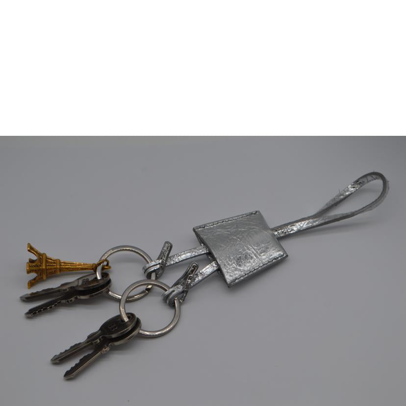 BALENCIAGA バレンシアガ/LE　CITY　CHARM　EIFFE／シルバーカラー/795641//SAランク/89