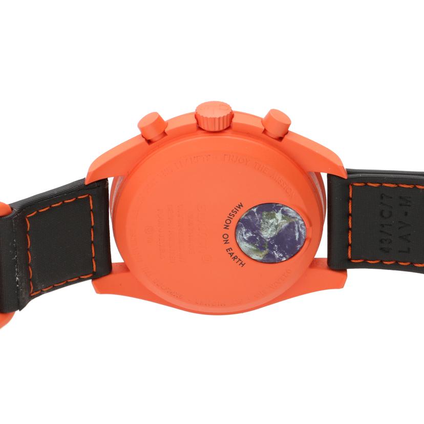 OMEGA×swatch オメガ×スウォッチ/ムーンスウォッチ／MISSION　ON　EARTH　－　LAVA/SO33O100//SAランク/94