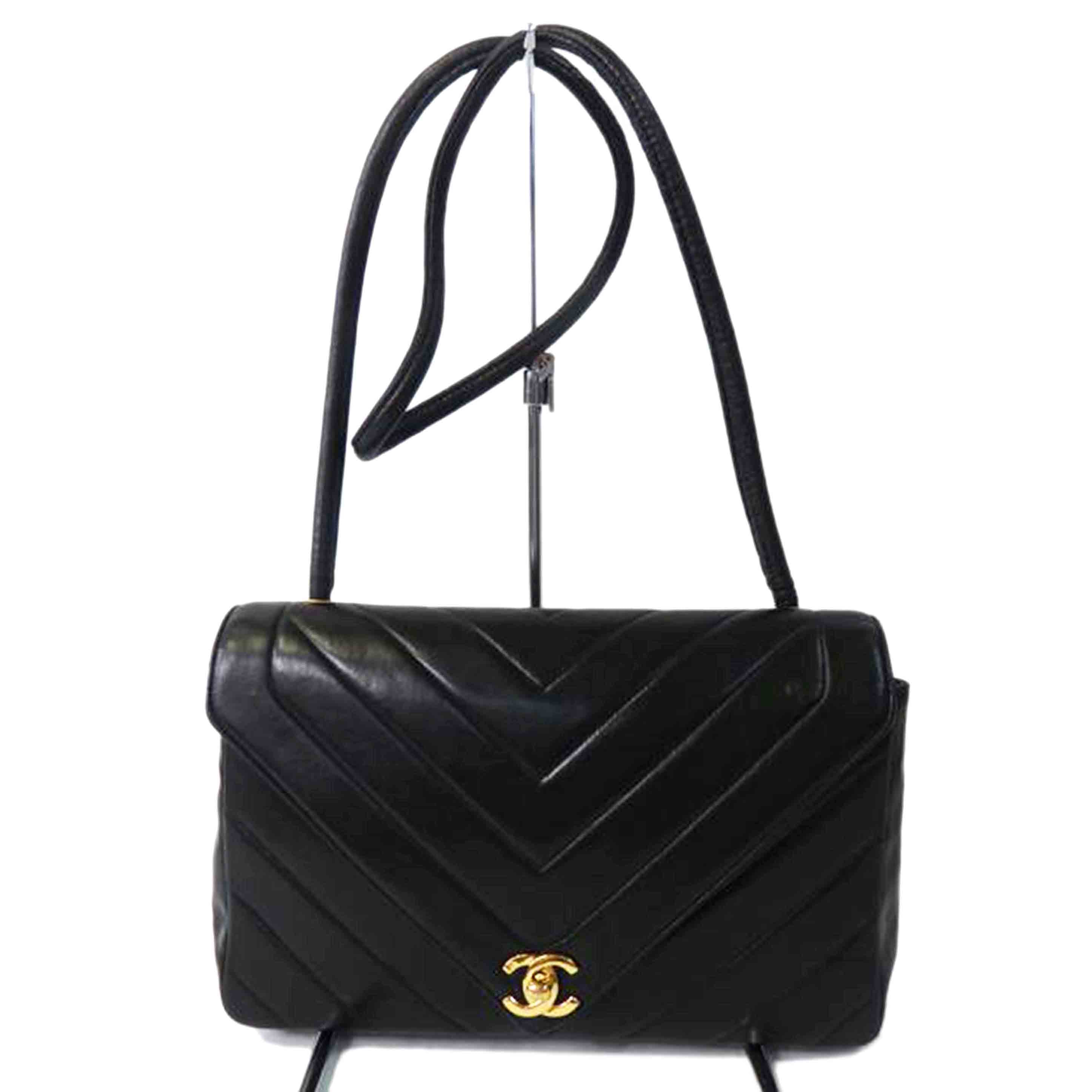 CHANEL シャネル/シェブロン／ココマークVステッチショルダーバッグ／黒／ゴールド金具//205****/Bランク/84