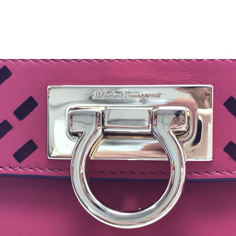 Ferragamo フェラガモ/ソフィア パンチング ショルダーバッグ/FZ-21//G34*/Aランク/51