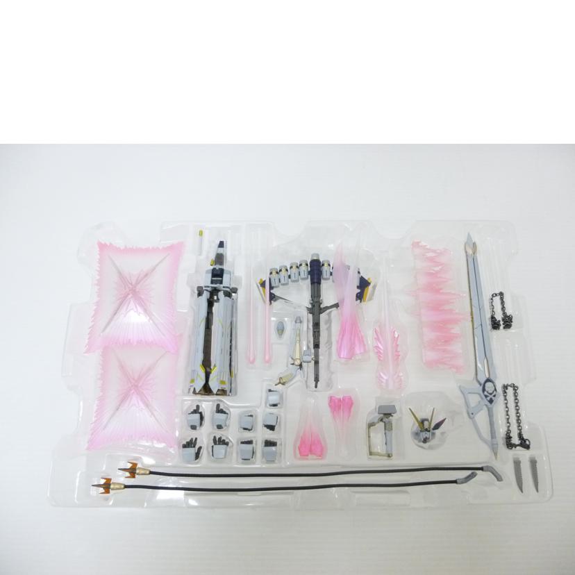 BANDAI バンダイ/METAL　BUILD　クロスボーン・ガンダムX1　フルクロス　｢機動戦士クロスボーンガンダム　鋼鉄の7人｣　魂ウェブ商店限定/XM-X1//Sランク/88