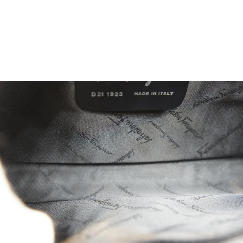 Ferragamo/バラリボン金具ブラックレザーワンショルダー//Aランク/92