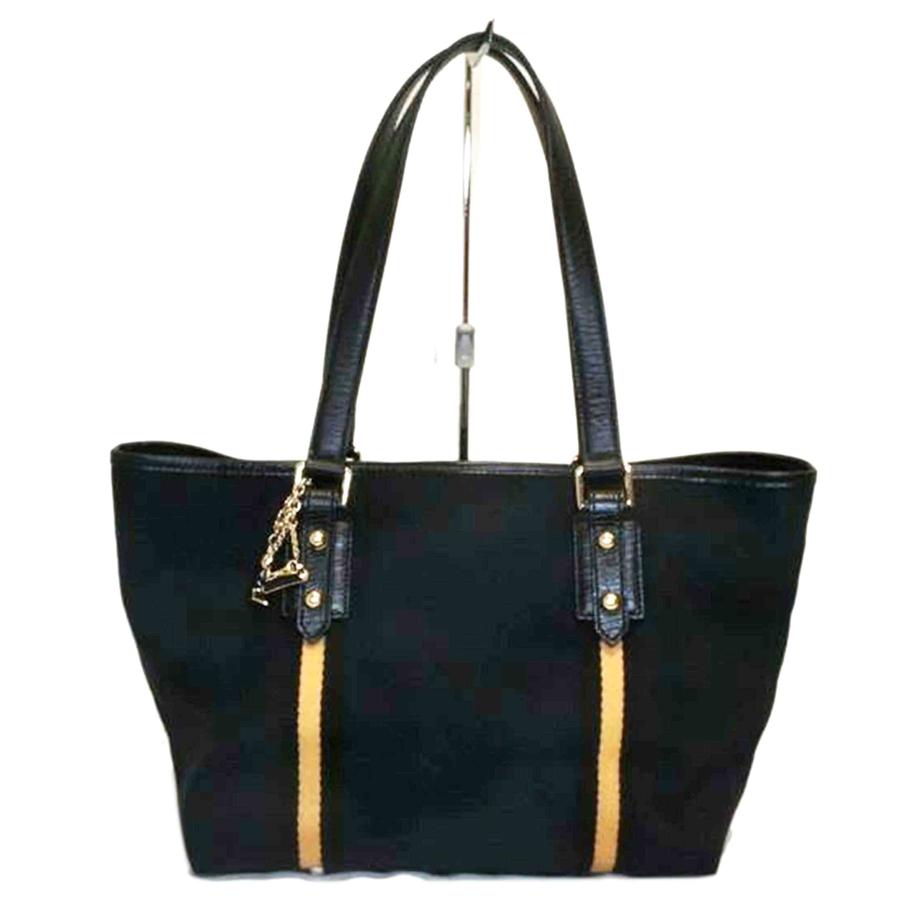 GUCCI/GGキャンバスチャーム付トートブラック/137396//467***/Aランク/92