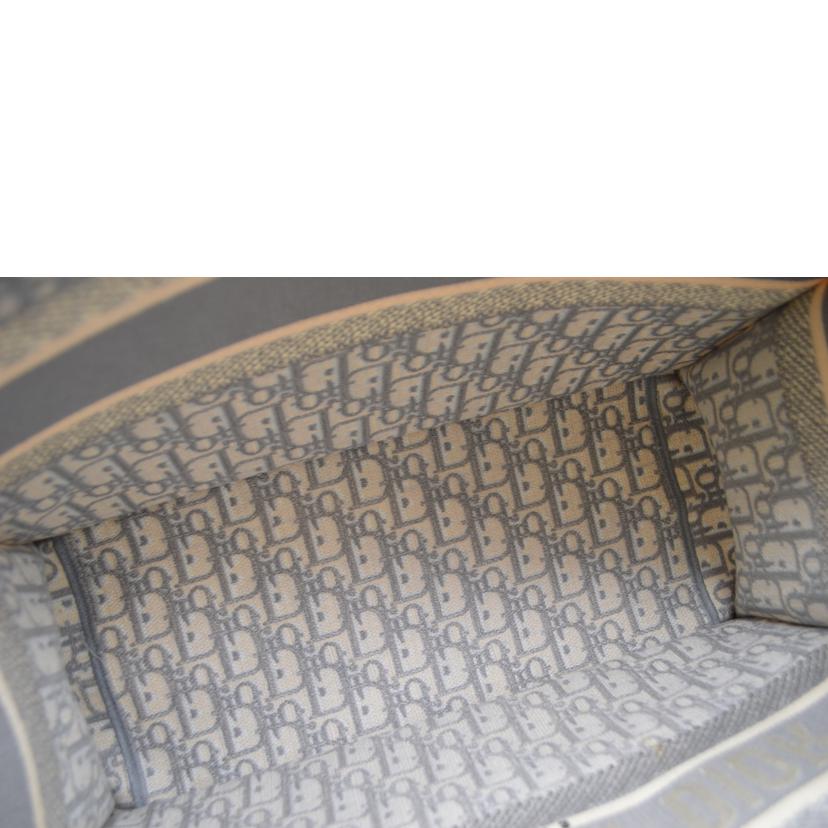 Christian　Dior クリスチャンディオール/ブックトートミディアム／オブリークエンブロイダリー/M1296ZRIW_M201//50-*******/ABランク/89