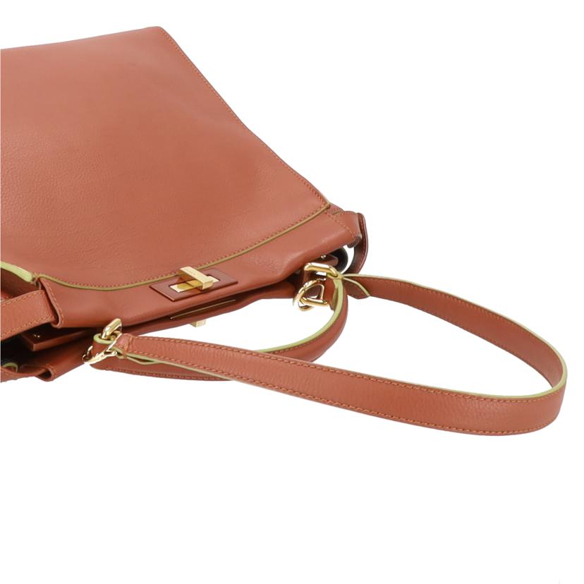 FENDI　/ピーカブーラージ2wayショルダー/8BN210//5AV*********/Aランク/24