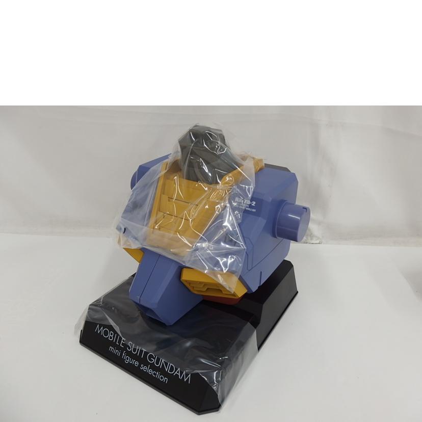 BANDAI バンダイ/ガンダム胸像ディスプレイケース//Aランク/82