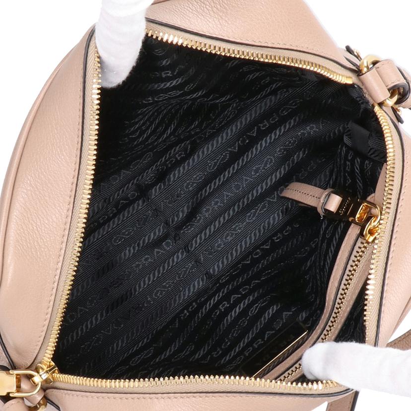 PRADA プラダ/トライアングルロゴ／カーフレザーショルダーバッグ/1BH089//RFI*/Aランク/91