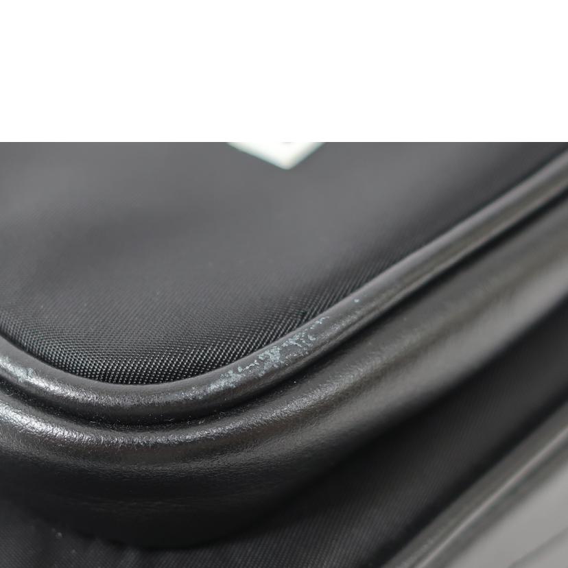 BURBERRY バーバリー/パディー　ショルダーバッグ　斜め掛け　ブラック//ABランク/65