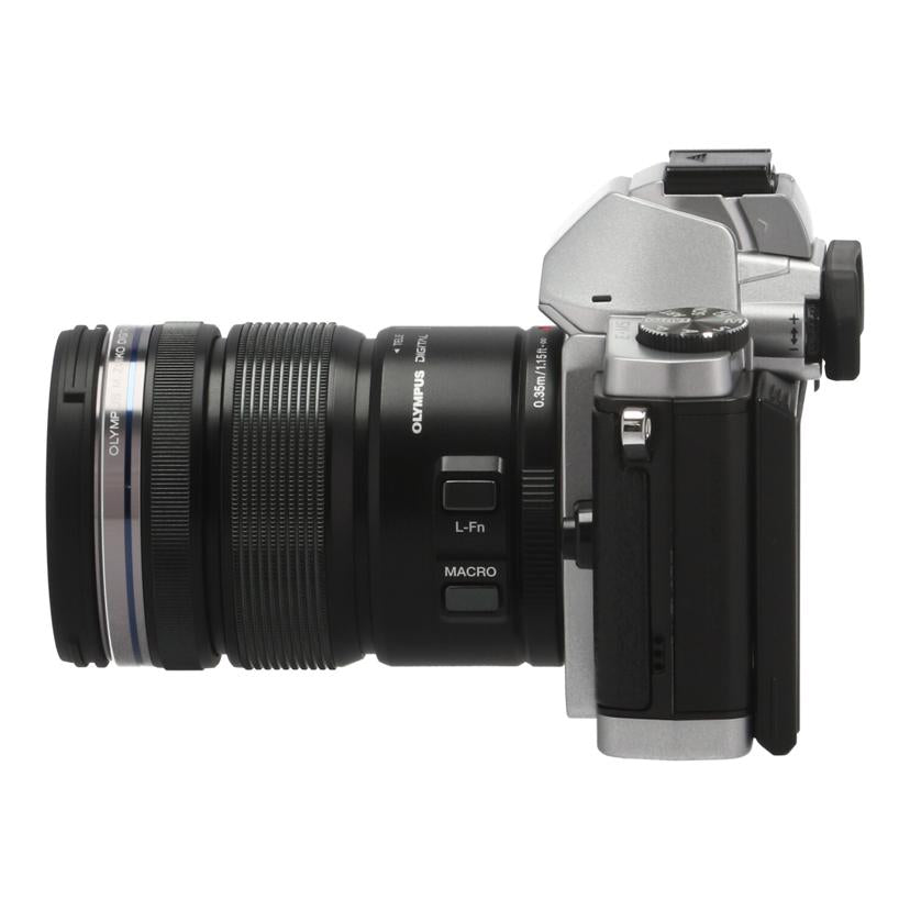 OLYMPUS オリンパス　/ミラーレス一眼　レンズキット/OM-D E-M5 ﾚﾝｽﾞｷｯﾄ//BF2522308/Bランク/69
