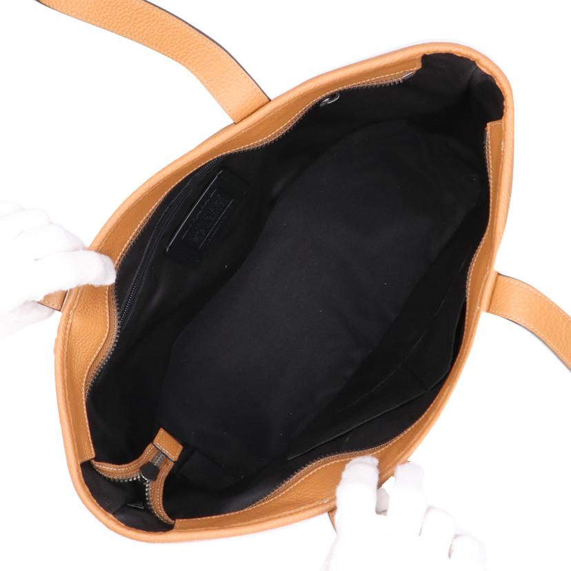 COACH コーチ/サリバントートバッグ　／　レザー/C9876//Aランク/81