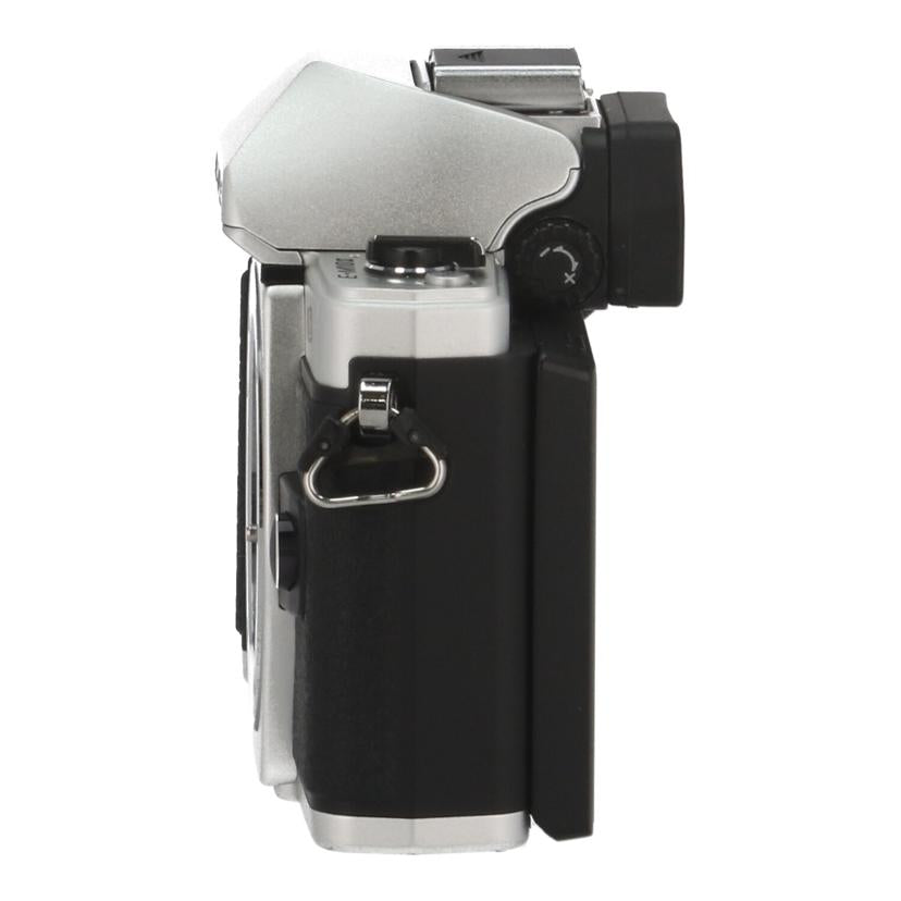 OLYMPUS オリンパス　/ミラーレス一眼　ボディ/E-M10II ﾎﾞﾃﾞｨ//BHKB15993/Bランク/42