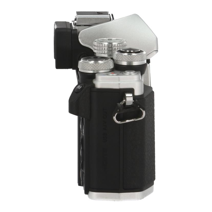 OLYMPUS オリンパス　/ミラーレス一眼　ボディ/E-M10II ﾎﾞﾃﾞｨ//BHKB15993/Bランク/42