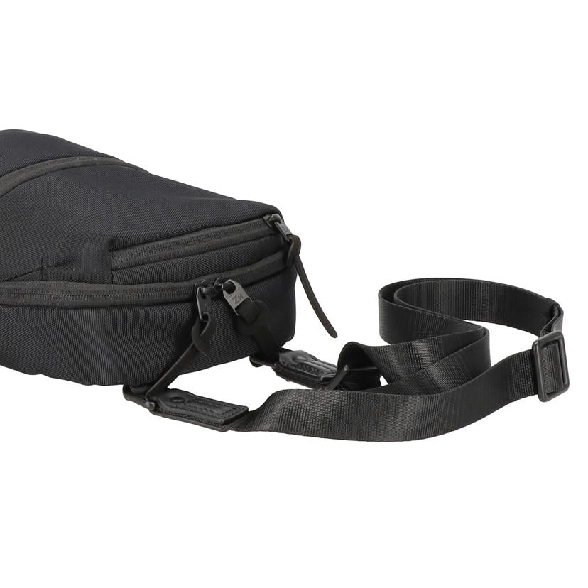 ZERO　HALLIBURTON ゼロハリバートン/ナイロンミニショルダーバッグ／ブラック//Aランク/18