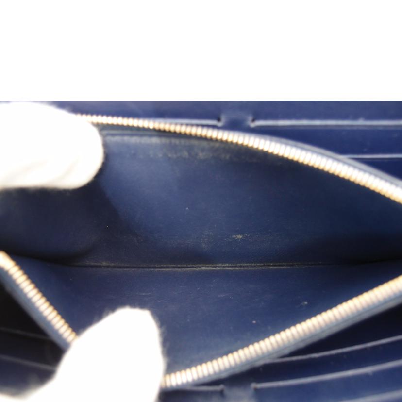 ＬＯＵＩＳ　ＶＵＩＴＴＯＮ ルイ・ヴィトン　二つ折り長財布　LVロゴ　スタッズ　レザー　黒　レディース　メンズ/ポルトフォイユ・カプシーヌ／トリヨン／ノワール・スタッズ/M63211//NZ4108/Bランク/69