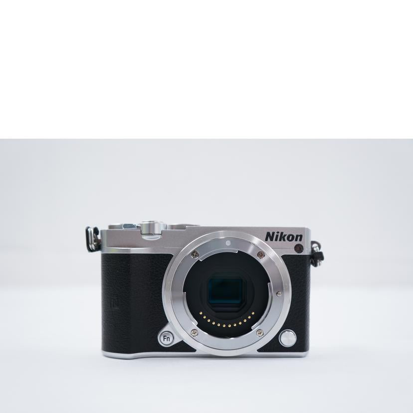 Ｎｉｋｏｎ ニコン/ミラーレス一眼／Ｊ５/J5 ﾀﾞﾌﾞﾙﾚﾝｽﾞｷｯﾄ//23079277/2130229613/ABランク/67