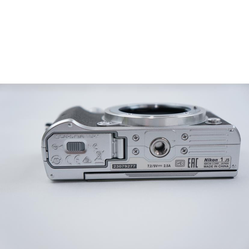 Ｎｉｋｏｎ ニコン/ミラーレス一眼／Ｊ５/J5 ﾀﾞﾌﾞﾙﾚﾝｽﾞｷｯﾄ//23079277/2130229613/ABランク/67