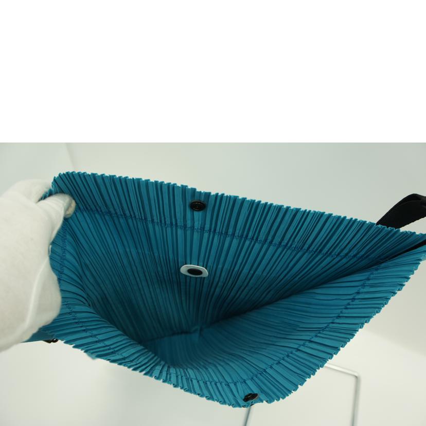 ＰＬＥＡＴＳ　ＰＬＥＡＳＥ　ＩＳＳＥＹ　ＭＩＹＡＫＥ プリーツプリーツ　イッセイミヤケ/プリーツショルダーバッグ/PP92-A6526//Aランク/75