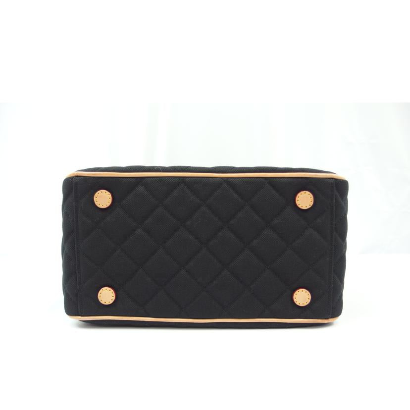 ＭＺ　ＷＡＬＬＡＣＥ ウォレス/ＭＺ　ウォレス　キルティングトートバック　ブラック//Bランク/83