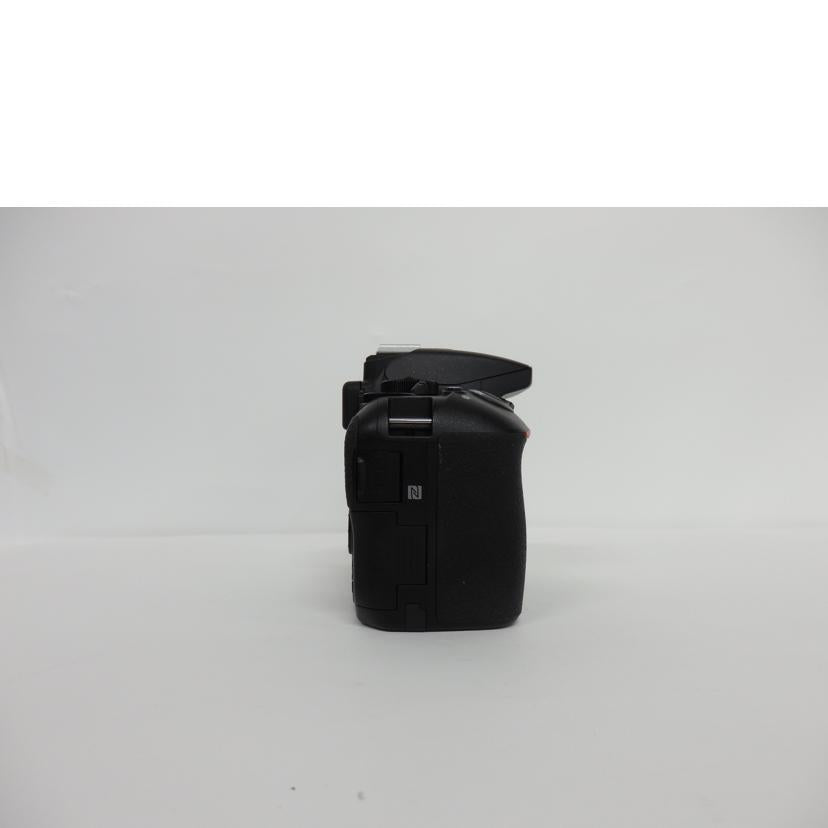 Ｎｉｋｏｎ ニコン/デジタル一眼／Ｄ５６００　ダブルズームキット/D5600 ﾀﾞﾌﾞﾙｽﾞｰﾑｷｯﾄ//2033075/Cランク/06